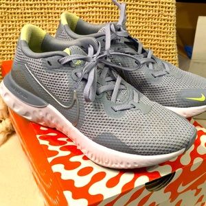 Nike Renew Run